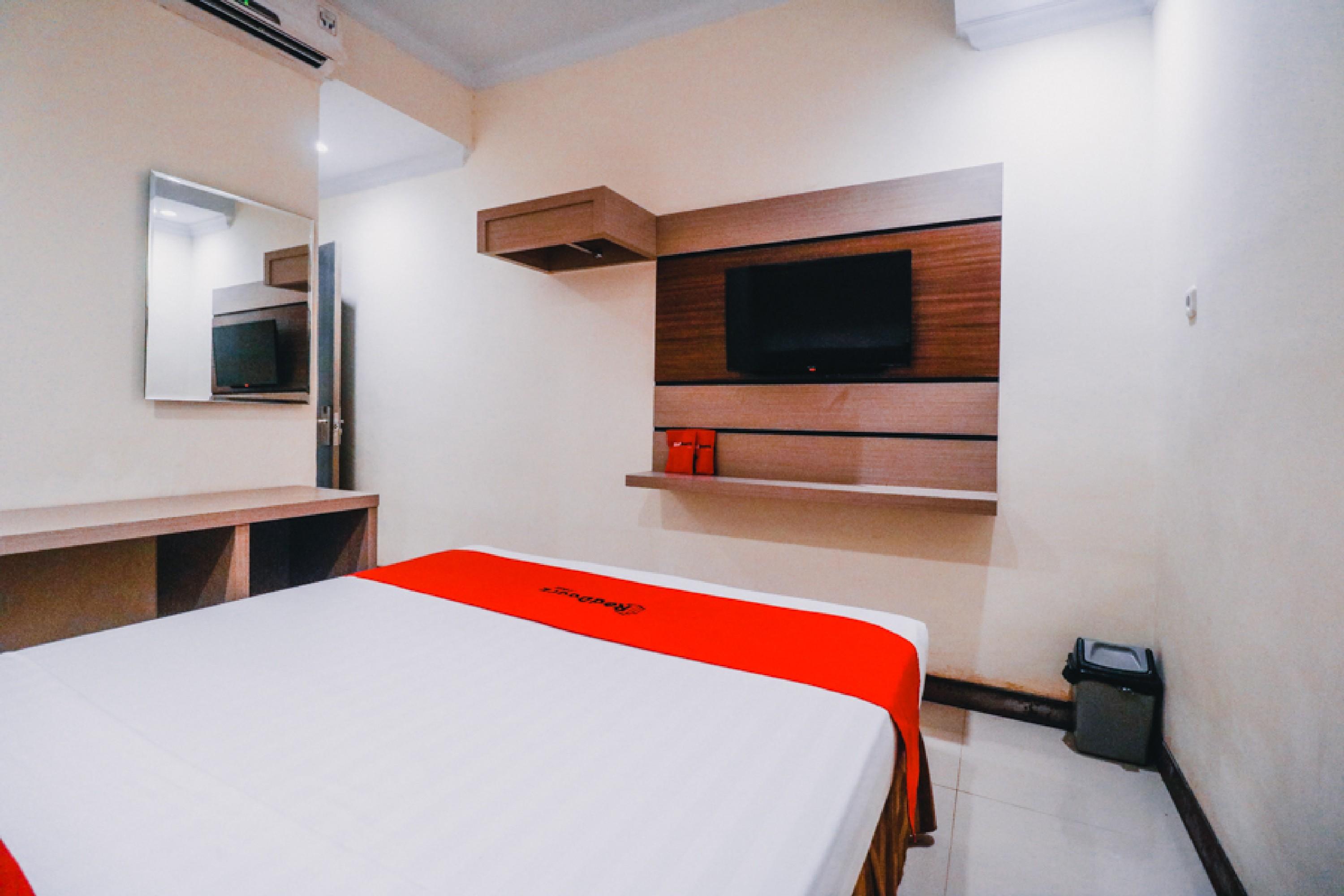 Reddoorz Plus Near Makassar Town Square Otel Dış mekan fotoğraf