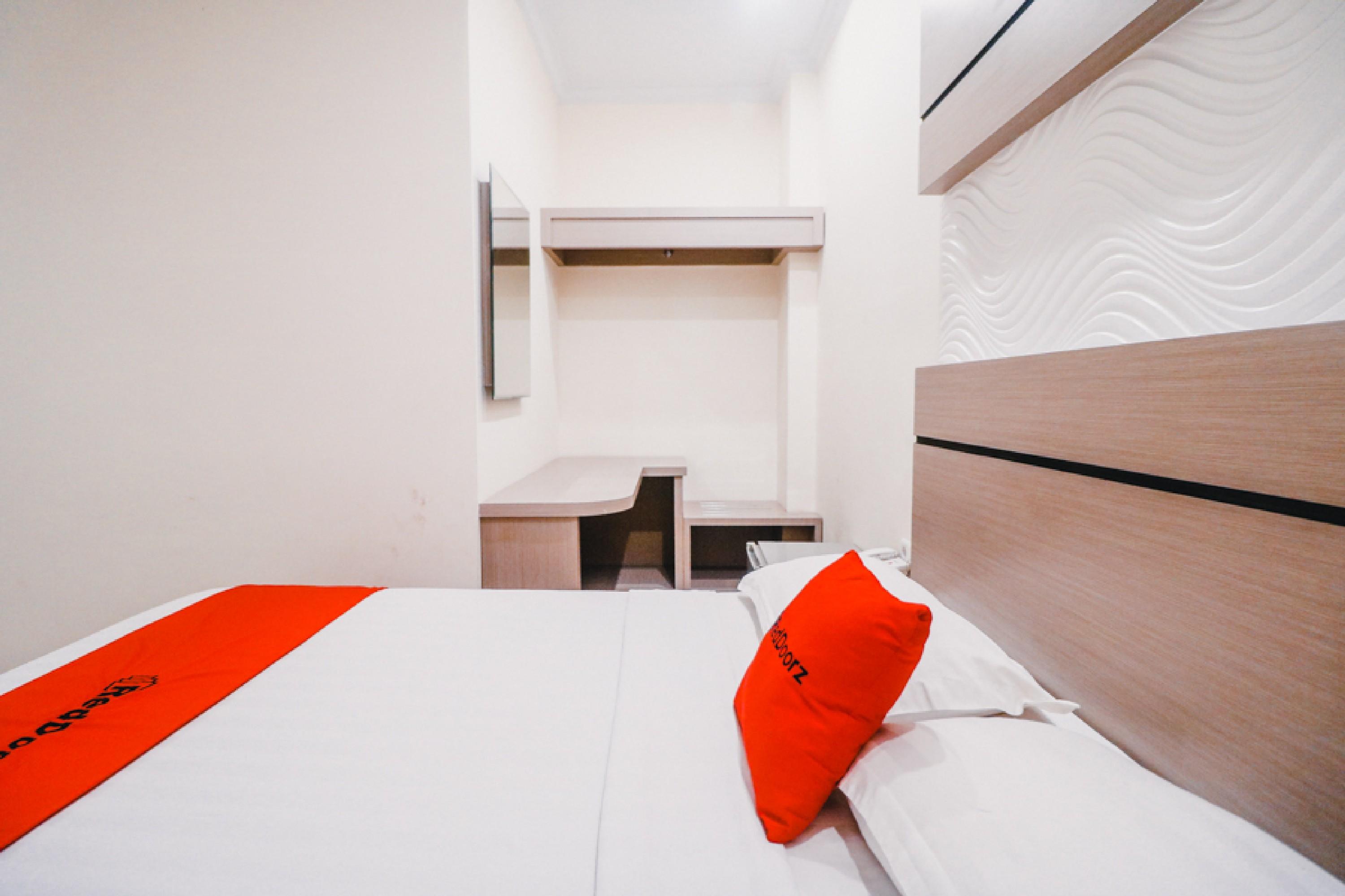 Reddoorz Plus Near Makassar Town Square Otel Dış mekan fotoğraf