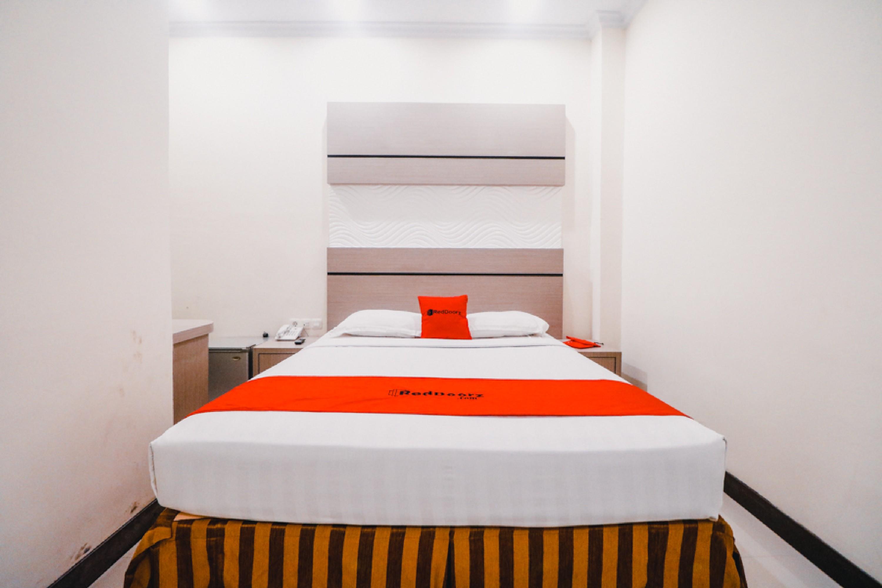 Reddoorz Plus Near Makassar Town Square Otel Dış mekan fotoğraf