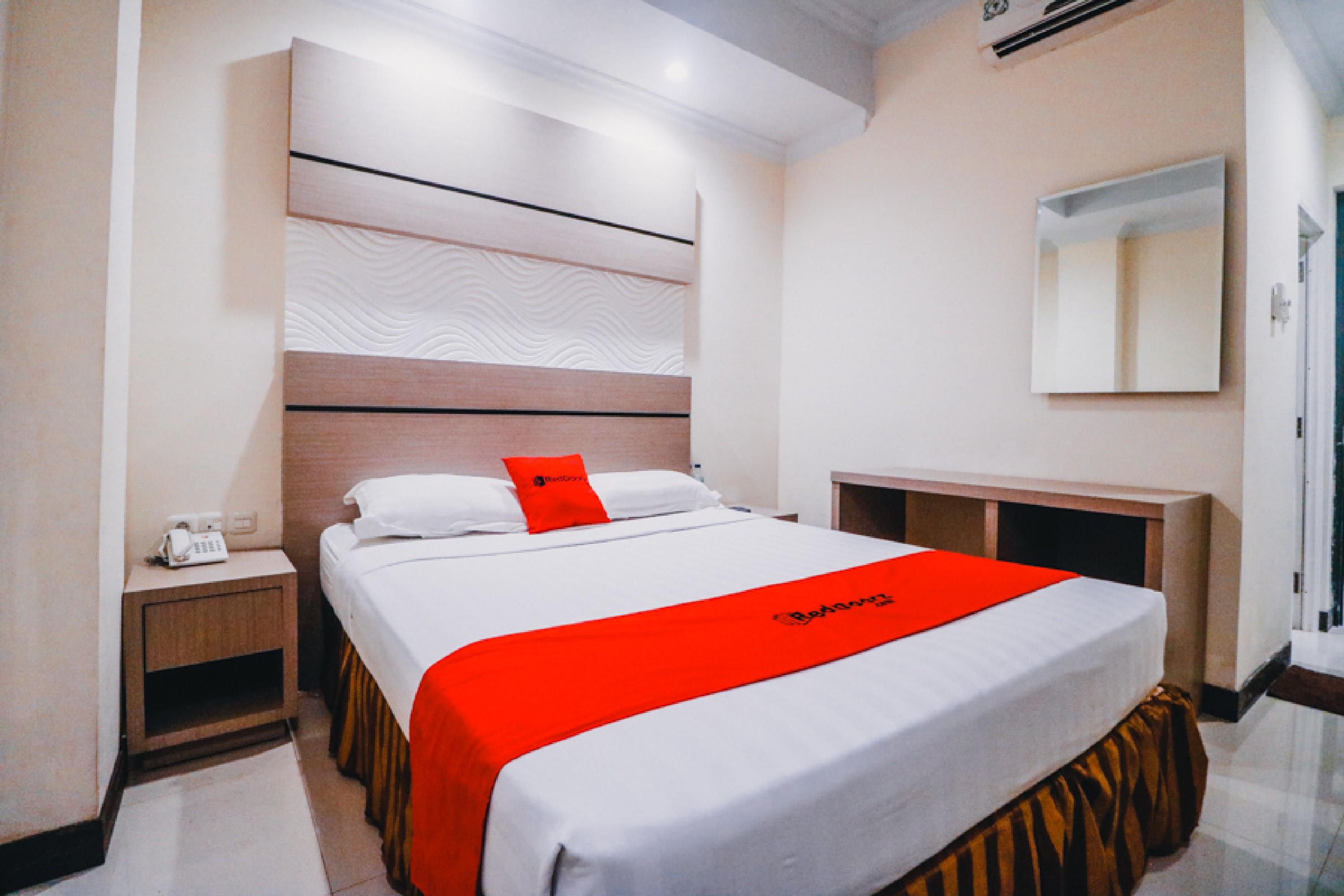 Reddoorz Plus Near Makassar Town Square Otel Dış mekan fotoğraf