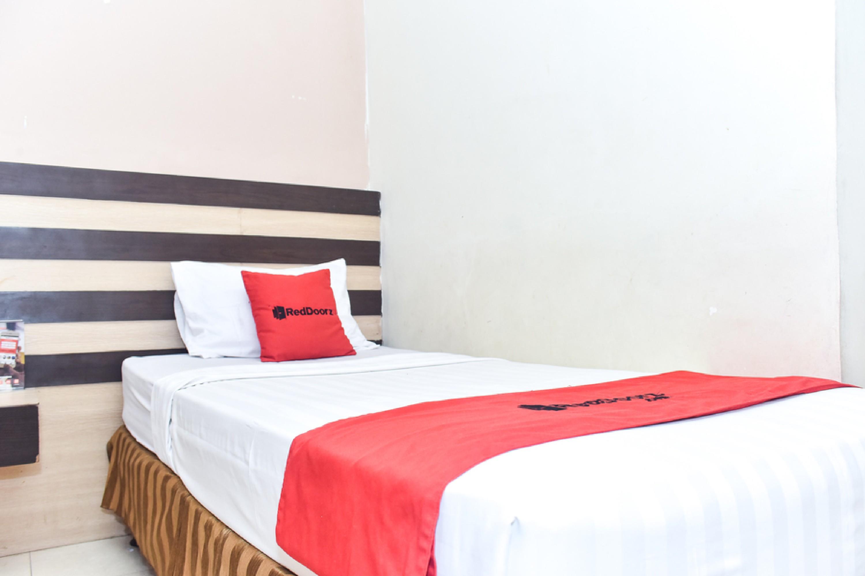 Reddoorz Plus Near Makassar Town Square Otel Dış mekan fotoğraf