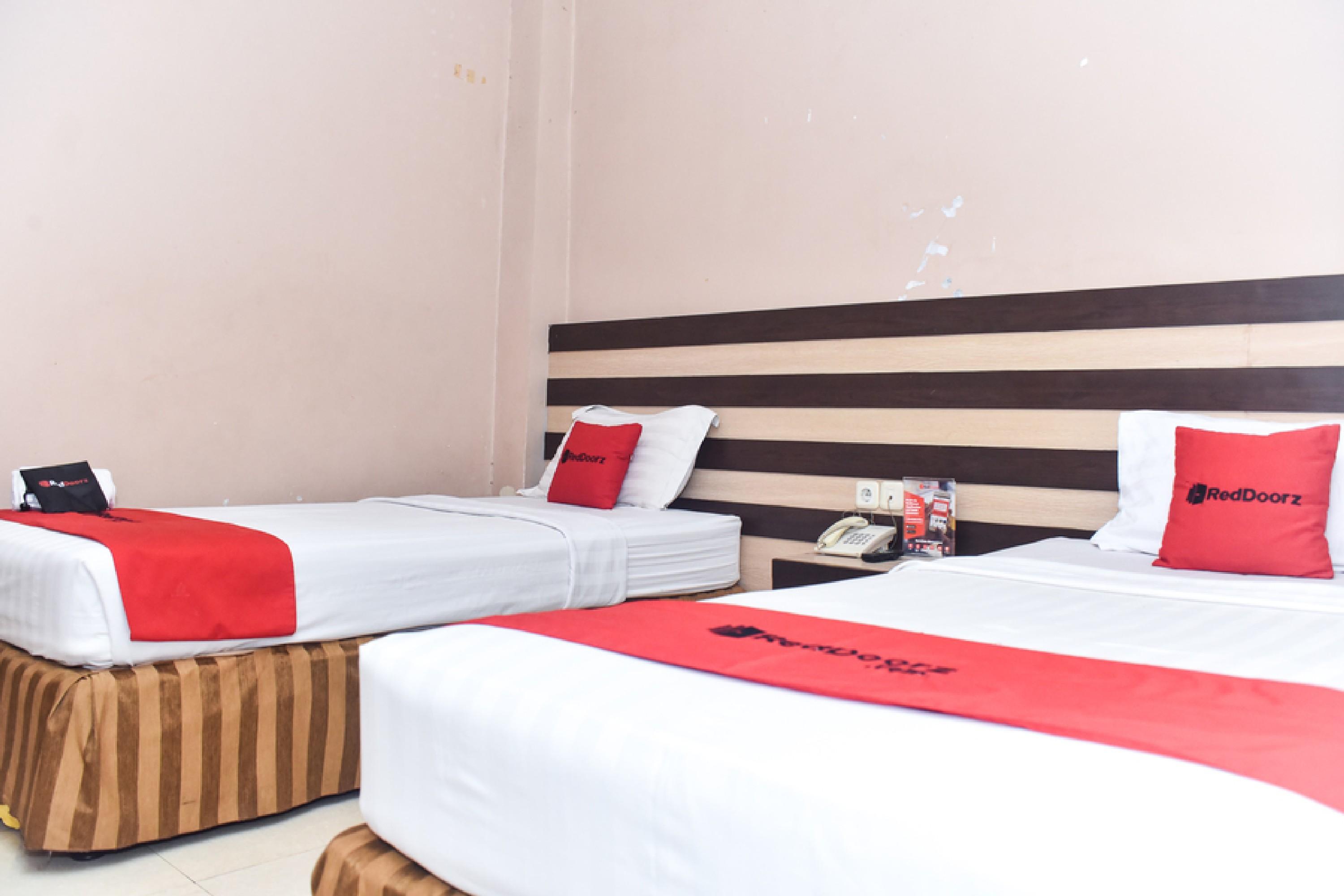 Reddoorz Plus Near Makassar Town Square Otel Dış mekan fotoğraf