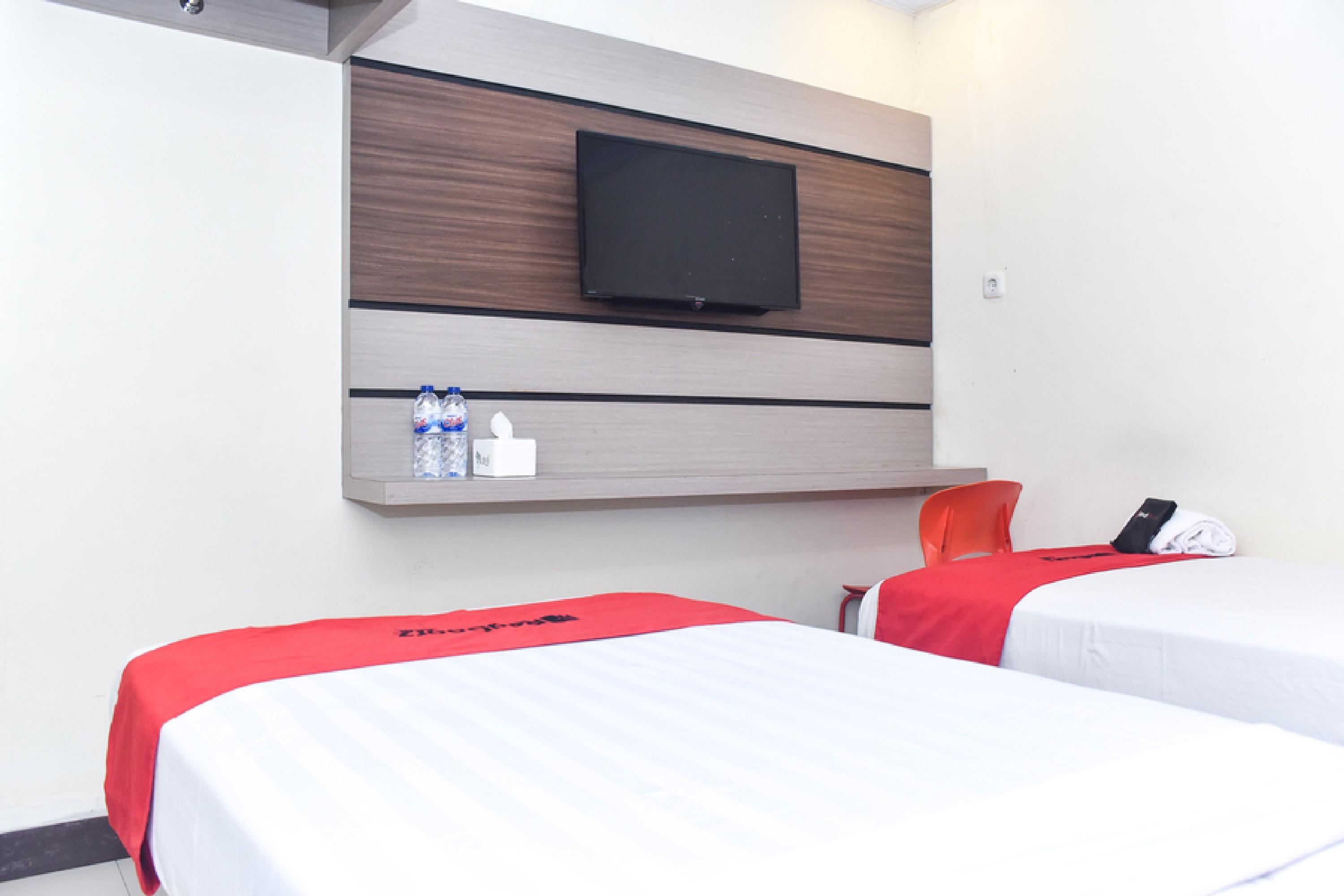 Reddoorz Plus Near Makassar Town Square Otel Dış mekan fotoğraf