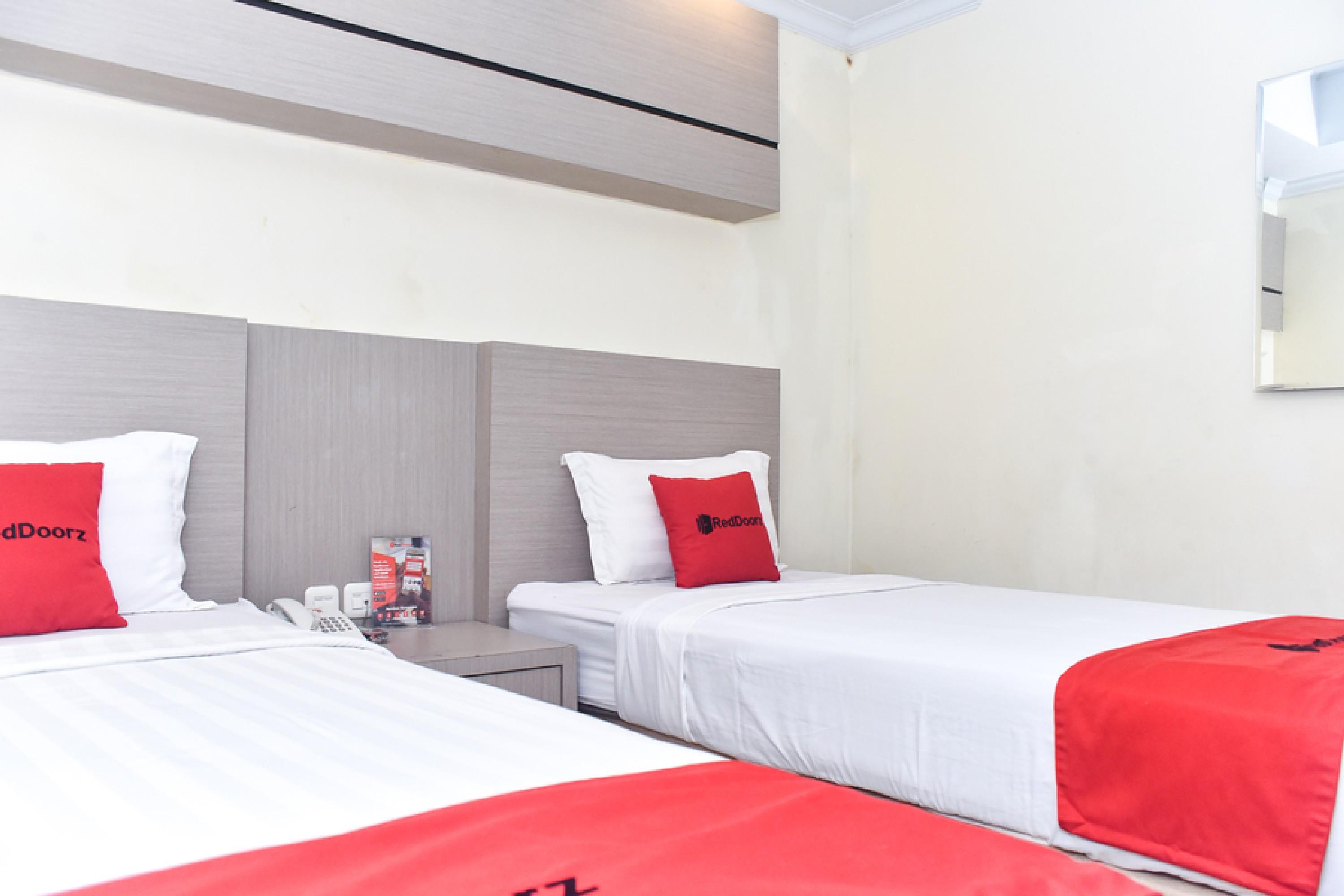 Reddoorz Plus Near Makassar Town Square Otel Dış mekan fotoğraf