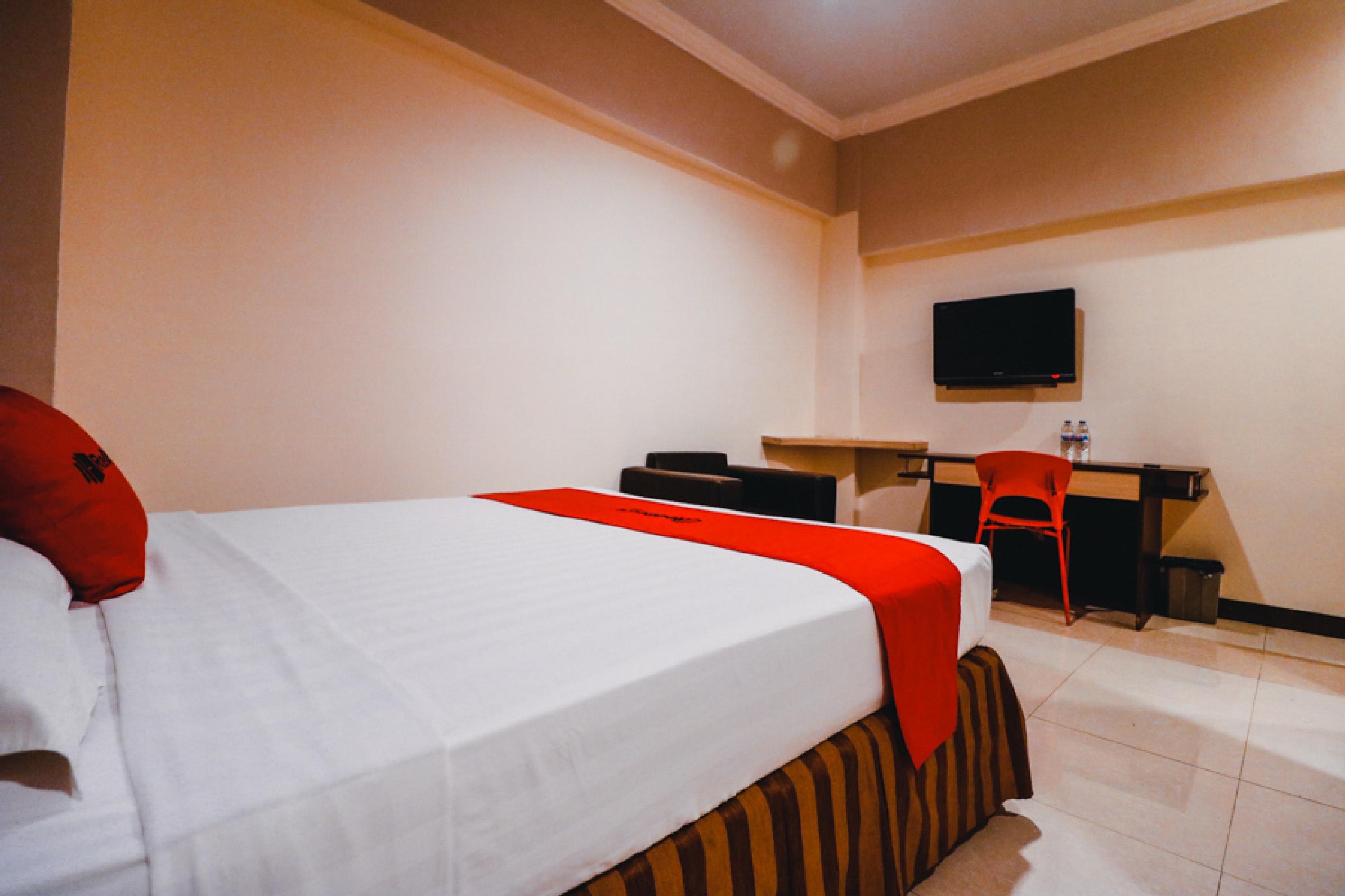 Reddoorz Plus Near Makassar Town Square Otel Dış mekan fotoğraf