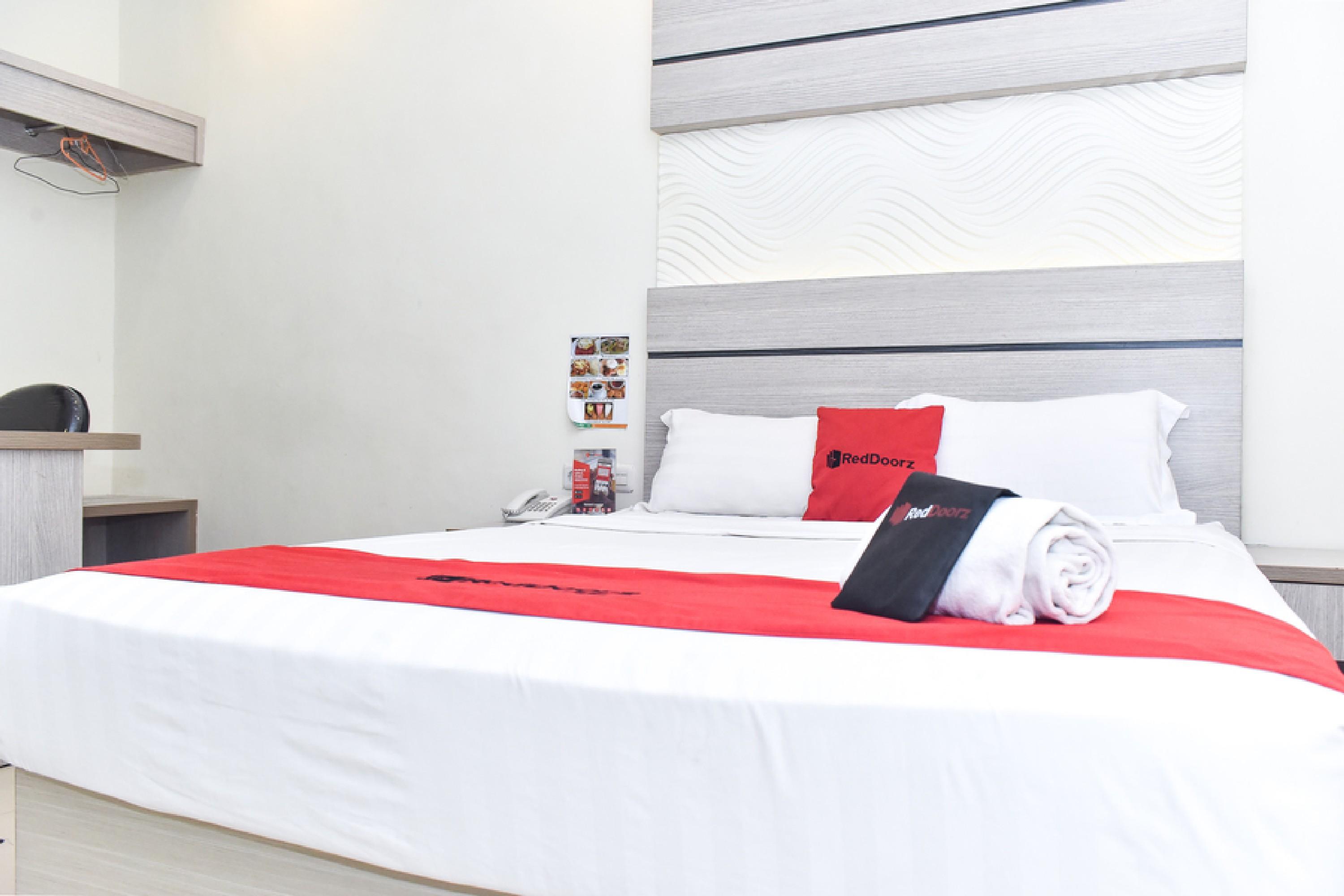 Reddoorz Plus Near Makassar Town Square Otel Dış mekan fotoğraf