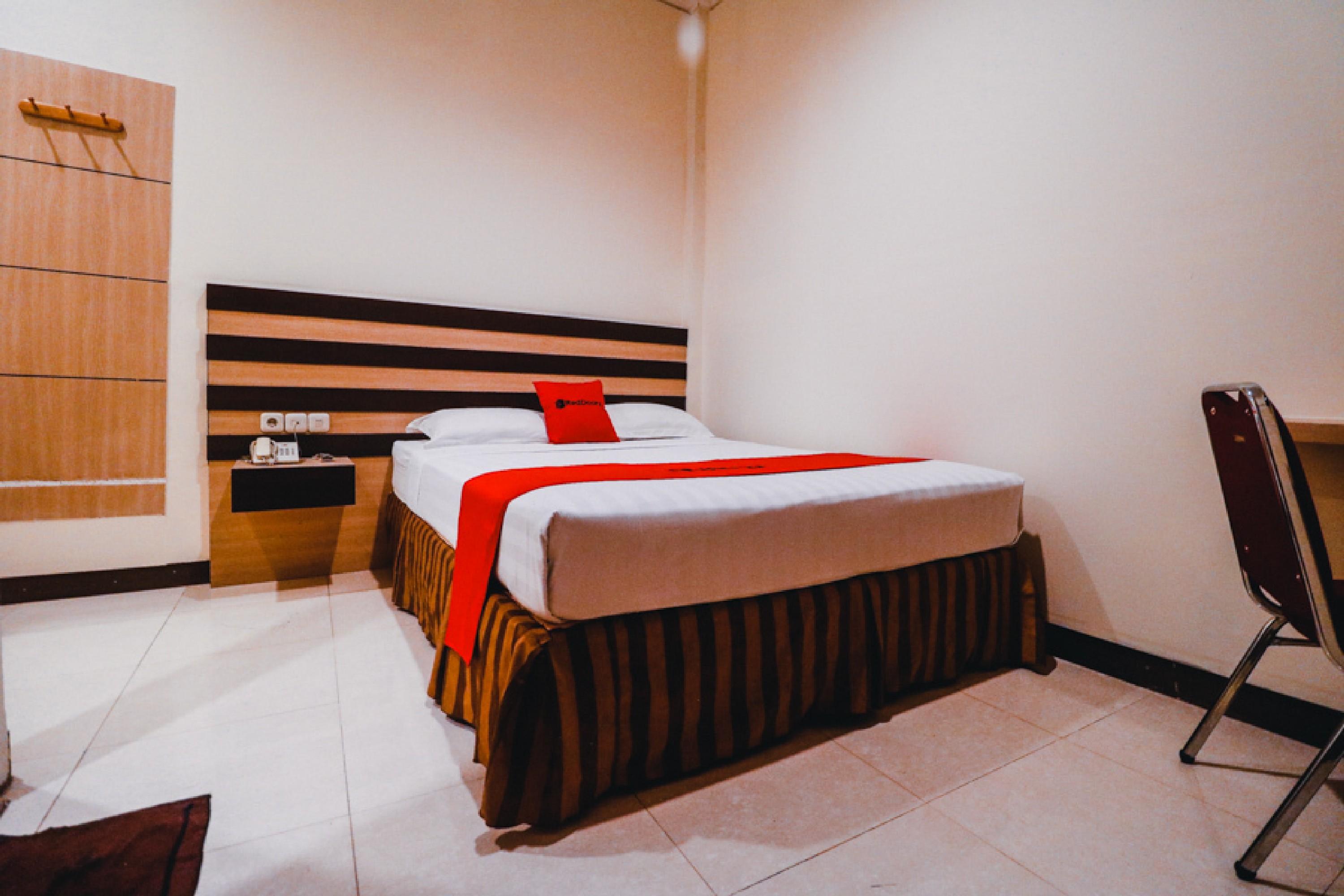 Reddoorz Plus Near Makassar Town Square Otel Dış mekan fotoğraf