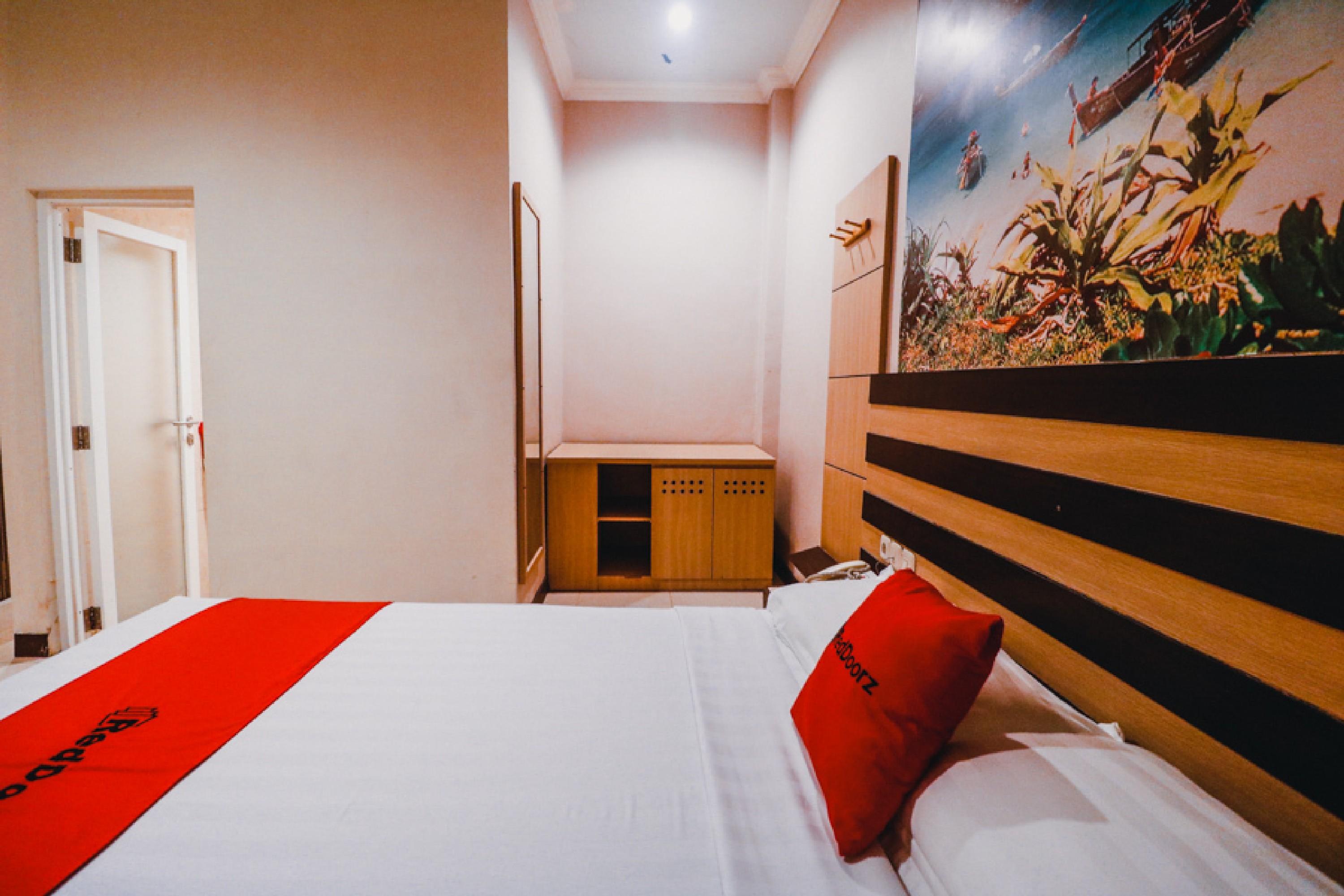 Reddoorz Plus Near Makassar Town Square Otel Dış mekan fotoğraf